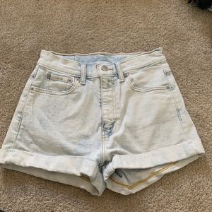 Cute shorts with painted retro on back pockets